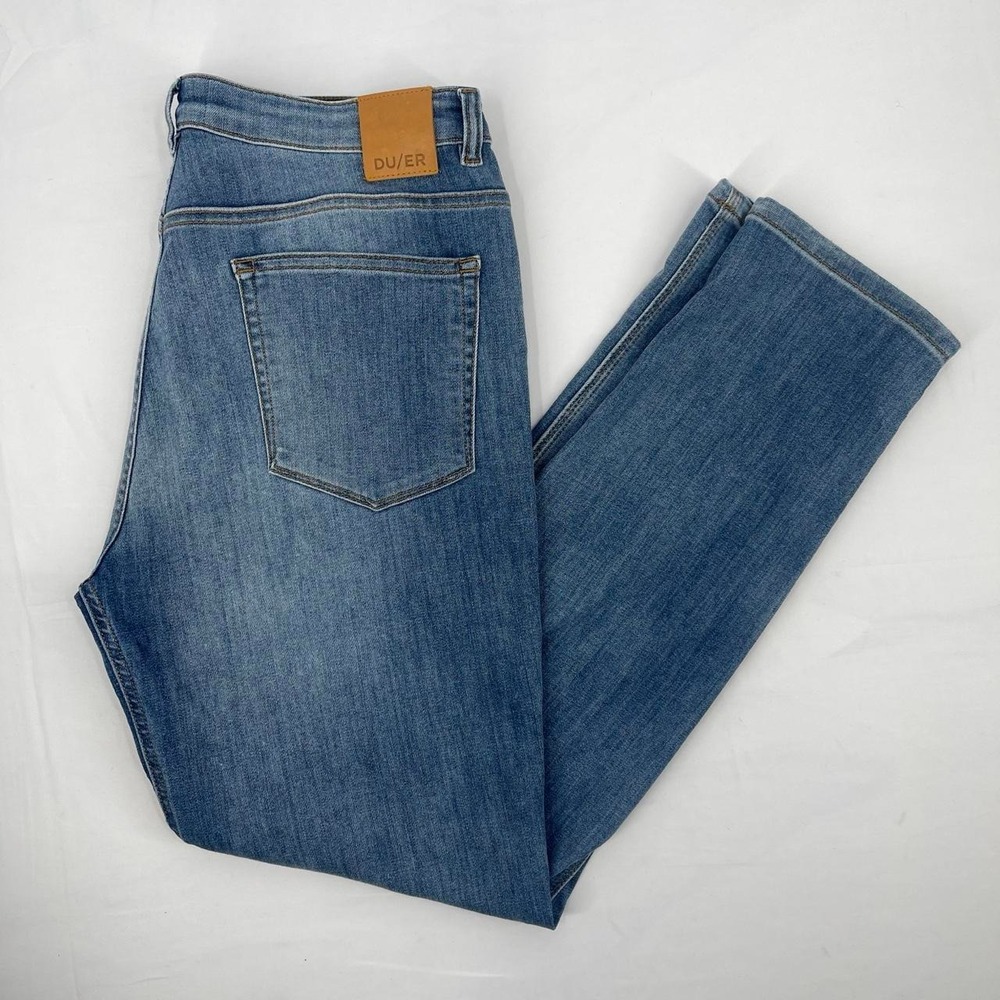 Duer Men's Tapered Leg Denim Jeans 31 x 30 Performance Slim Everyday Casual